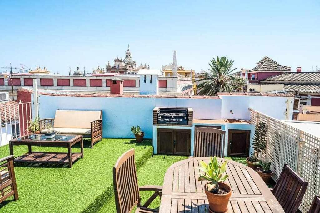 Atico Con Piscina Junto Catedral De Sevilla Exteriör bild