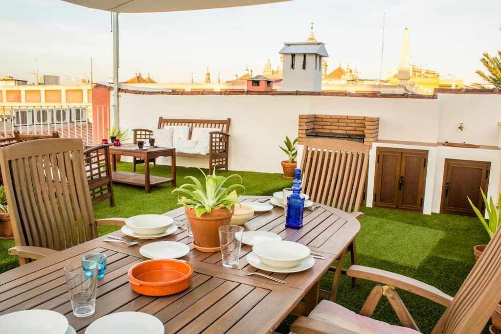 Atico Con Piscina Junto Catedral De Sevilla Exteriör bild