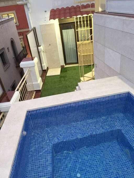 Atico Con Piscina Junto Catedral De Sevilla Exteriör bild