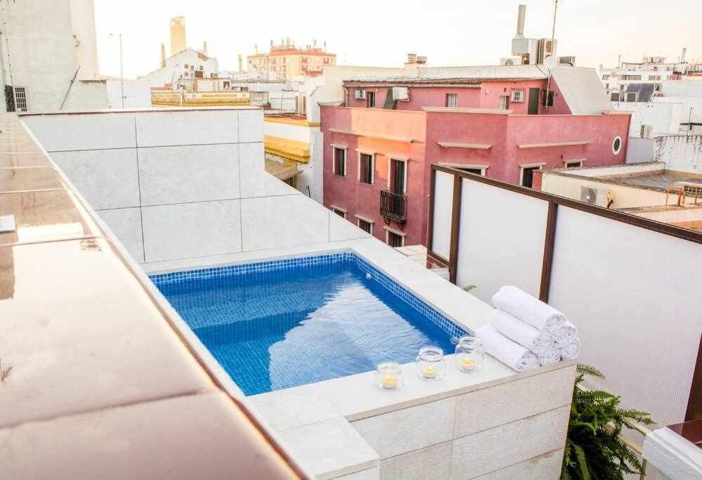 Atico Con Piscina Junto Catedral De Sevilla Exteriör bild