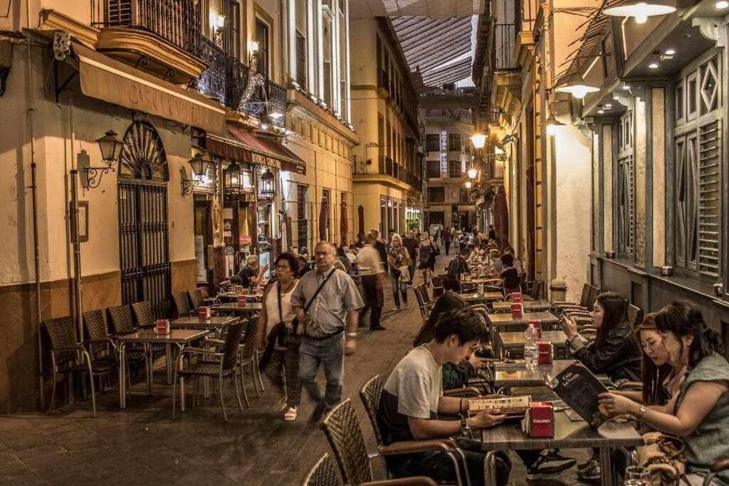 Atico Con Piscina Junto Catedral De Sevilla Exteriör bild