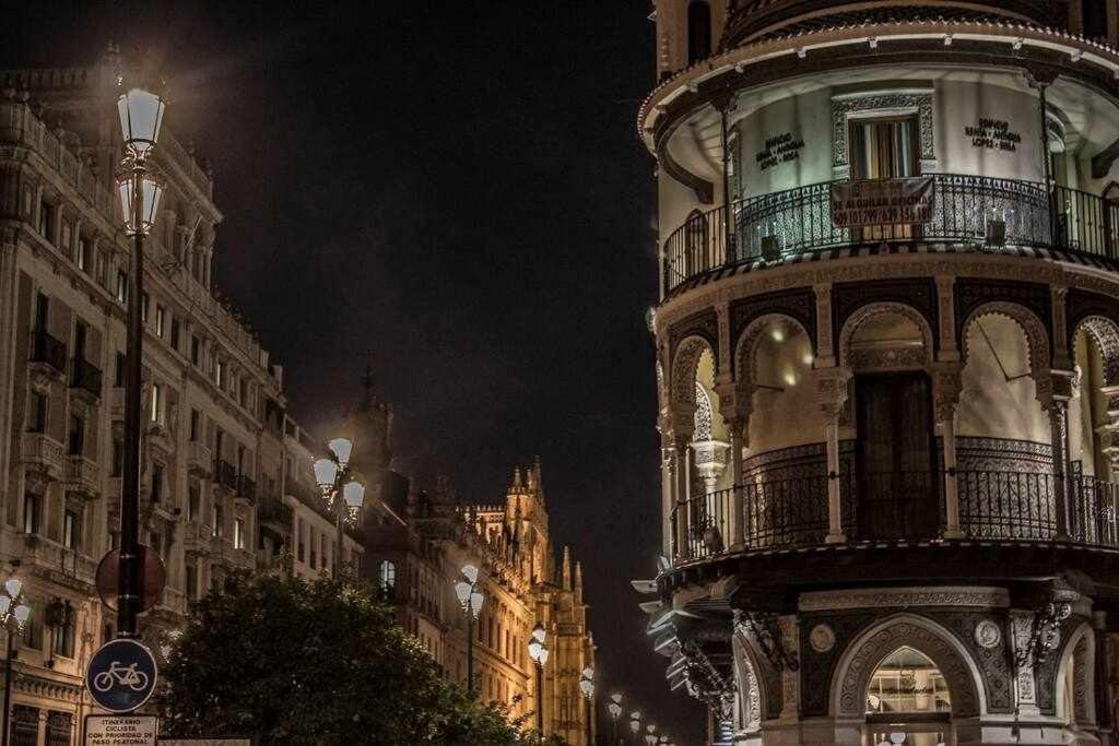 Atico Con Piscina Junto Catedral De Sevilla Exteriör bild