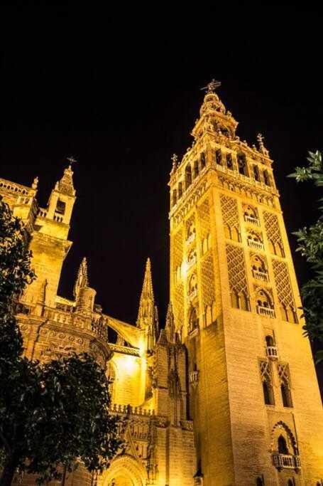Atico Con Piscina Junto Catedral De Sevilla Exteriör bild
